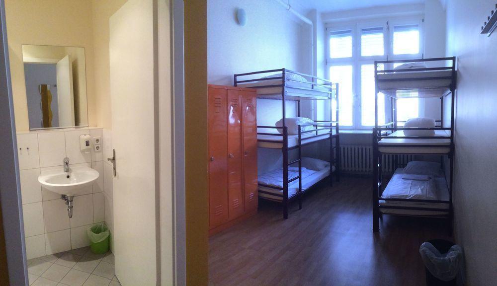 All In Hostel Βερολίνο Εξωτερικό φωτογραφία
