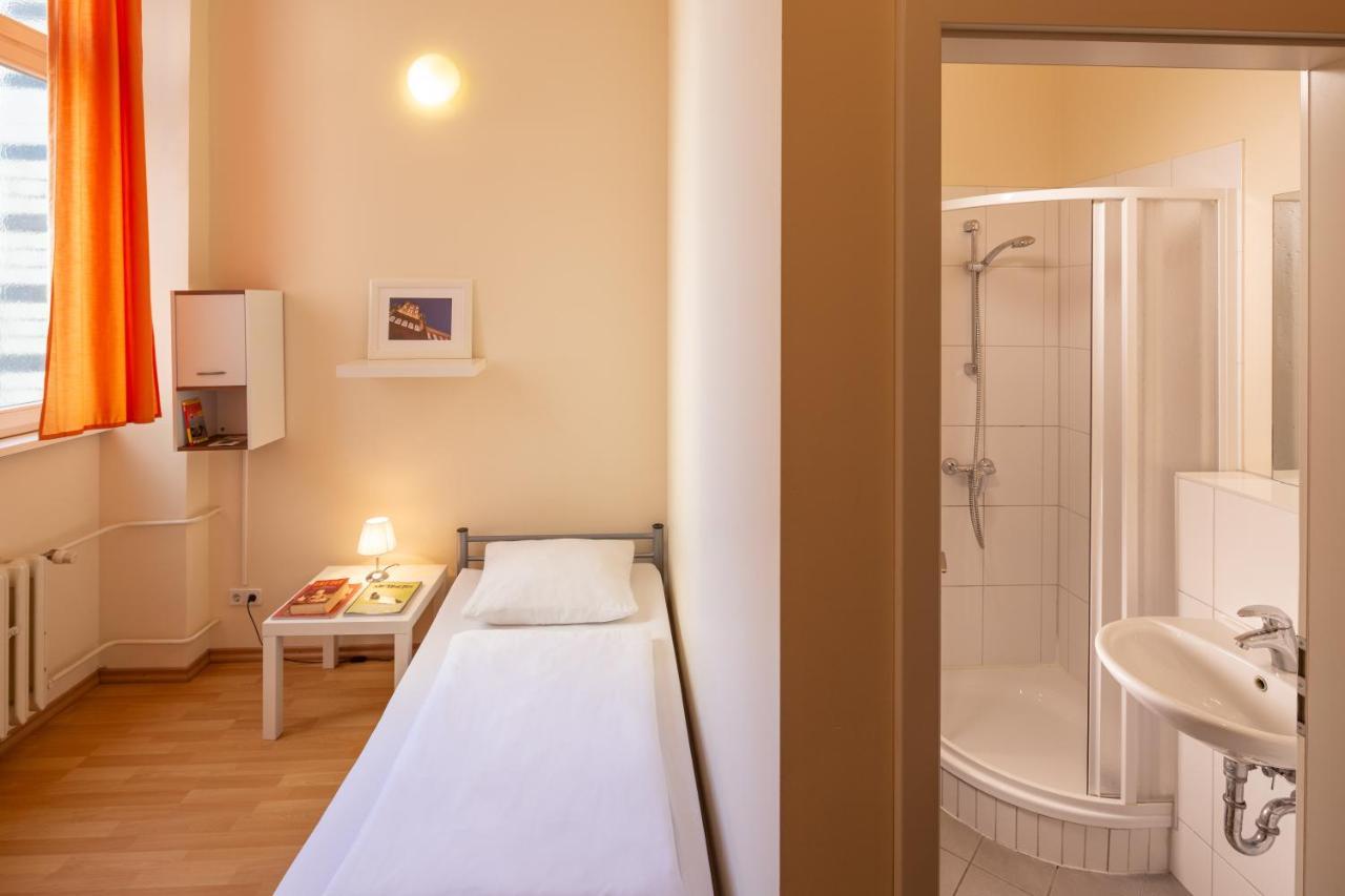 All In Hostel Βερολίνο Εξωτερικό φωτογραφία